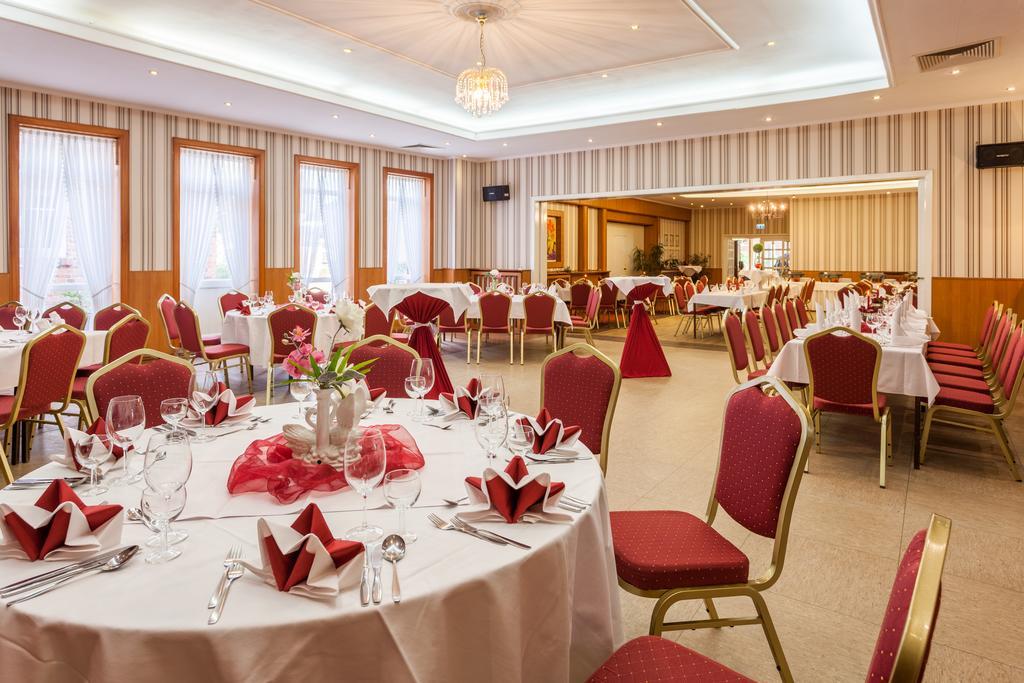 Landhotel Zur Linde 버든 외부 사진
