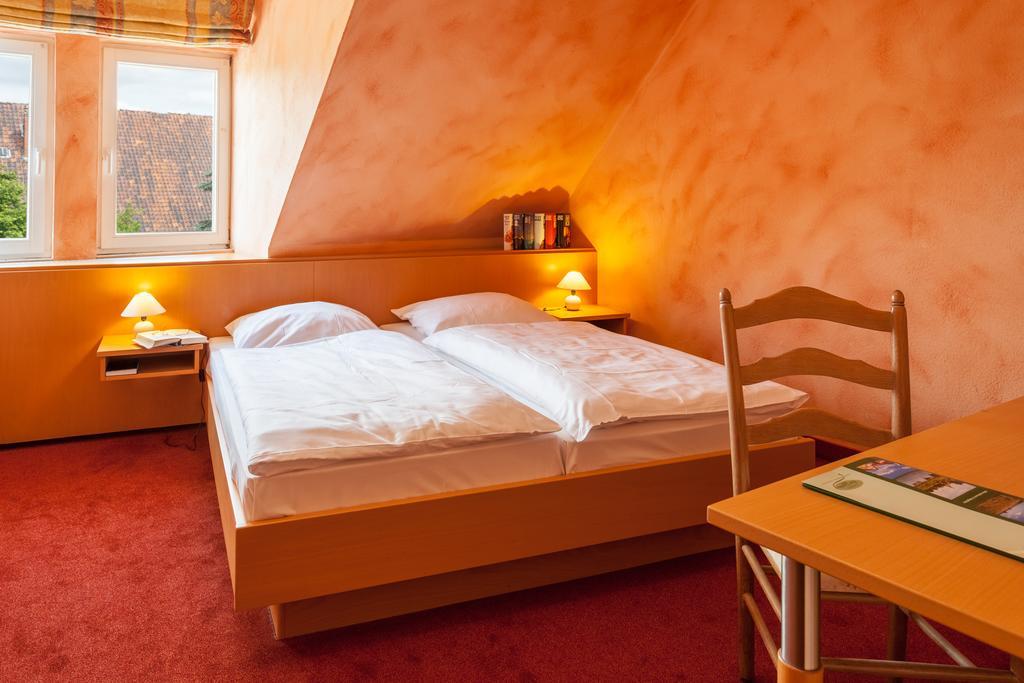 Landhotel Zur Linde 버든 외부 사진