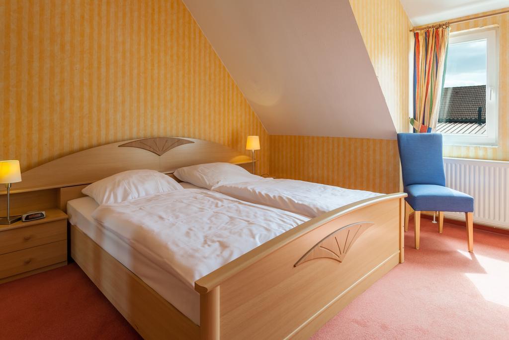 Landhotel Zur Linde 버든 외부 사진