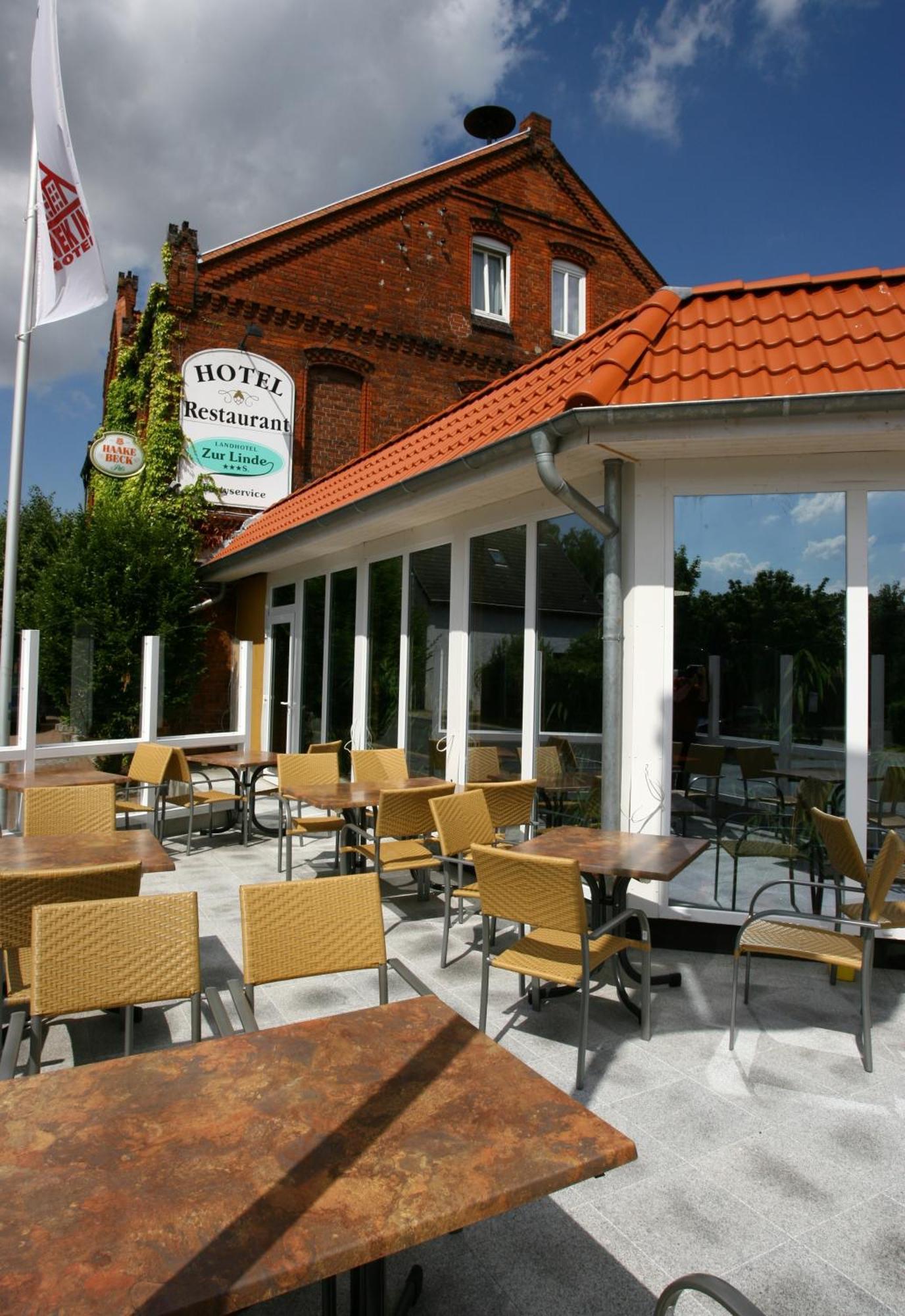 Landhotel Zur Linde 버든 외부 사진